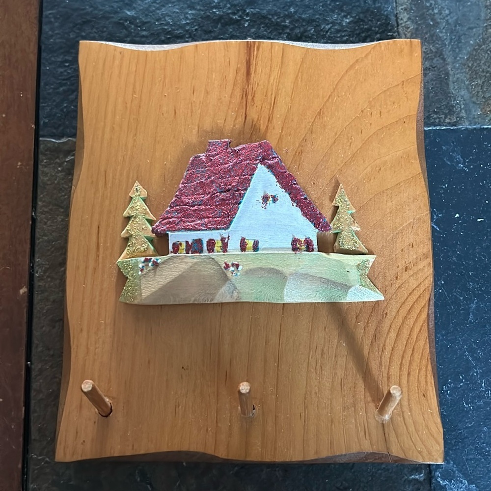🔥🔥Rosaire Audet Hand Sculpted Wall Key Hanging- Made in Québec.
